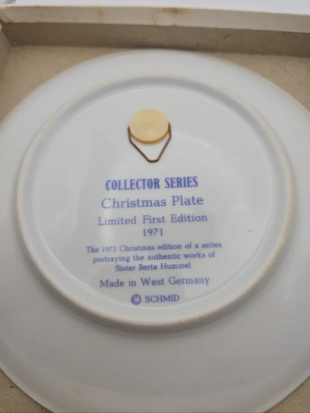 1971 Berta Hummel Christmas Collector Plate First Edition w/ Original Box